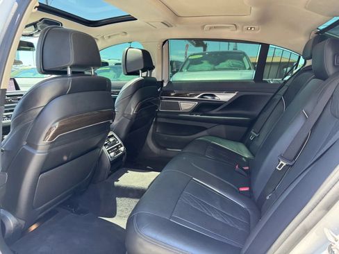 Used 2022 BMW 740i w/ Premium Package RWD image 15