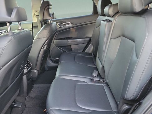 Certified 2023 Kia Sportage EX FWD image 7