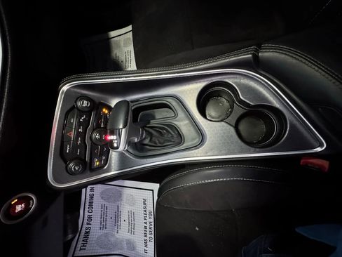 Used 2015 Dodge Challenger SRT w/ Technology Group image 20