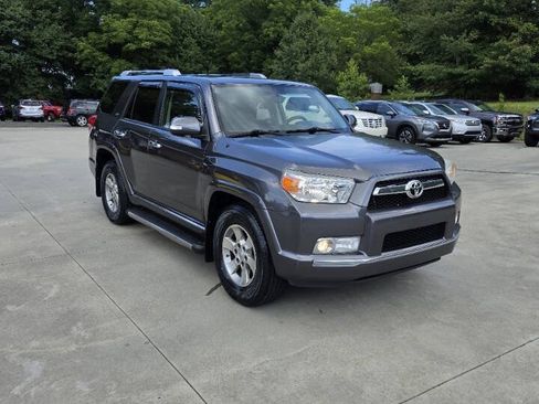 Used 2013 Toyota 4Runner SR5 w/ Convenience Pkg RWD image 3