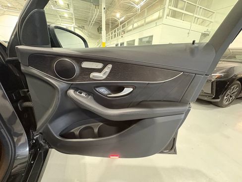 Used 2022 Mercedes-Benz GLC 300 4MATIC image 53