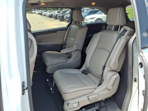 Used 2023 Honda Odyssey Elite image 5