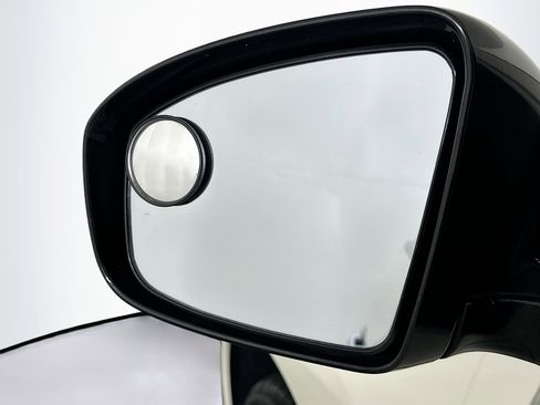 Used 2011 Nissan Murano SL w/ Navigation Pkg image 16