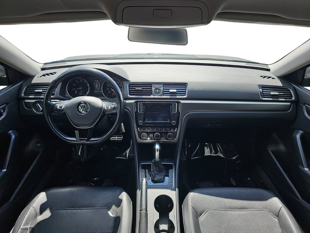 Used 2017 Volkswagen Passat 1.8T R-Line FWD image 13