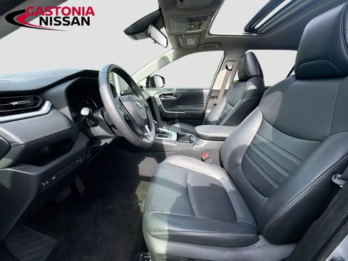 Used 2023 Toyota RAV4 XLE Premium FWD image 27