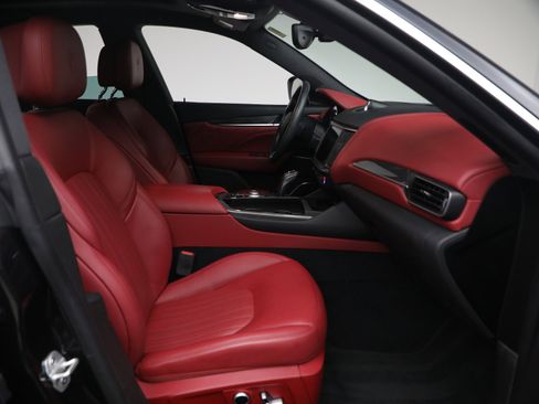 Certified 2023 Maserati Levante GT image 13