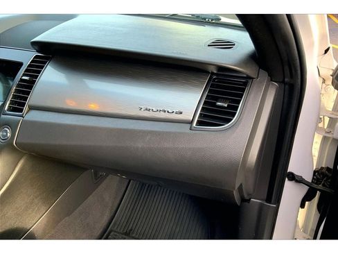 Used 2019 Ford Taurus SEL w/ Equipment Group 201A image 17