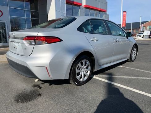 Certified 2025 Toyota Corolla LE w/ Convenience Package image 3