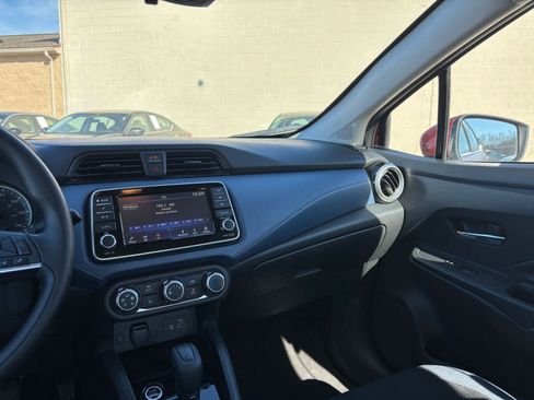 Used 2025 Nissan Versa SV image 33