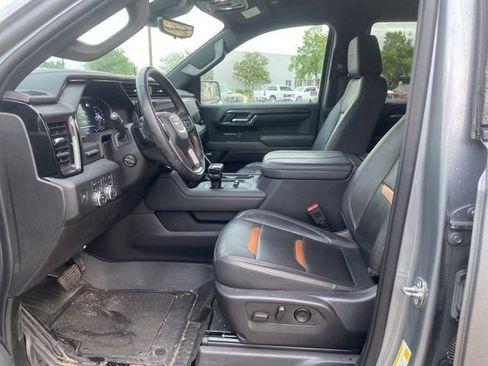 Used 2023 GMC Sierra 1500 AT4 w/ Technology Package AWD/4WD image 12