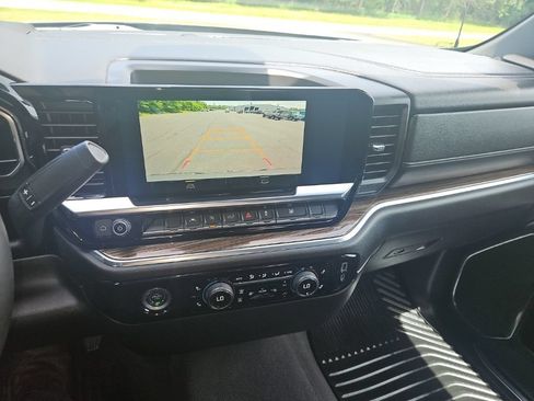 Used 2023 Chevrolet Silverado 1500 LT AWD/4WD image 20