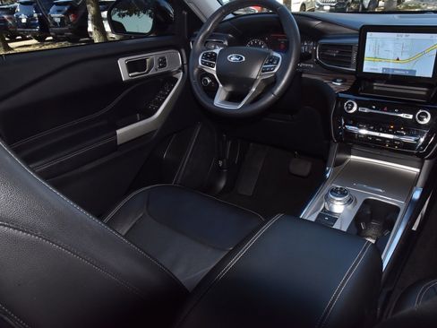 Used 2021 Ford Explorer Limited w/ Equipment Group 301A image 16