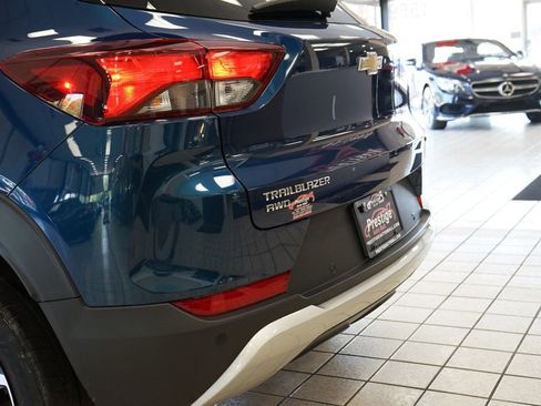 Used 2021 Chevrolet TrailBlazer LT w/ Sun and Liftgate Package AWD/4WD image 14
