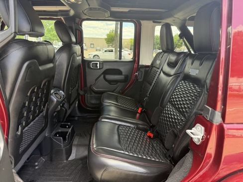Used 2021 Jeep Wrangler Unlimited Rubicon w/ Xtreme Recon 35" Tire Package AWD/4WD image 27