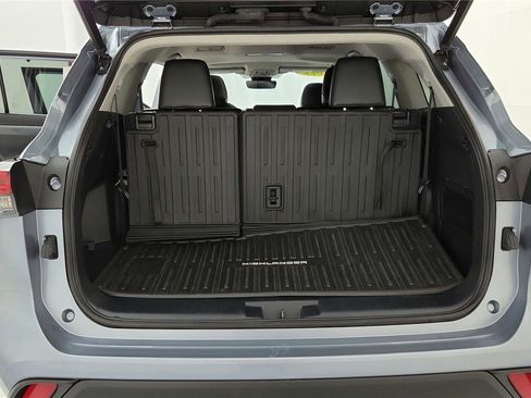 Certified 2022 Toyota Highlander XLE image 32