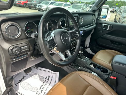Used 2022 Jeep Wrangler Unlimited Sahara w/ Cold Weather Group image 13