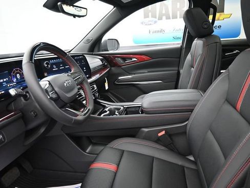 New 2026 Chevrolet Traverse RS w/ LPO, Floor Liner Package FWD image 14