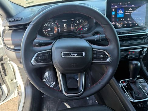Used 2024 Jeep Compass Trailhawk AWD/4WD image 16
