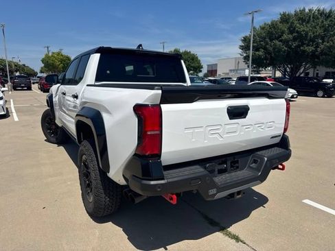 Used 2025 Toyota Tacoma TRD Pro AWD/4WD image 4