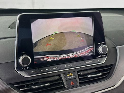 Used 2023 Nissan Altima 2.5 SR FWD image 11