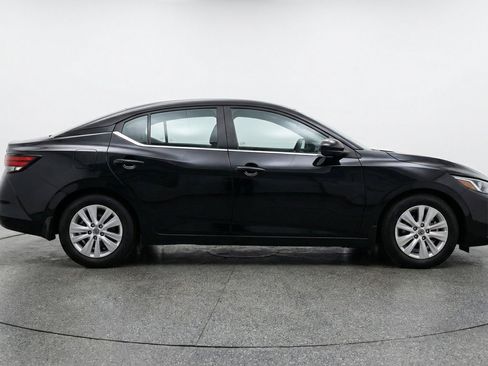Used 2025 Nissan Sentra S FWD image 11