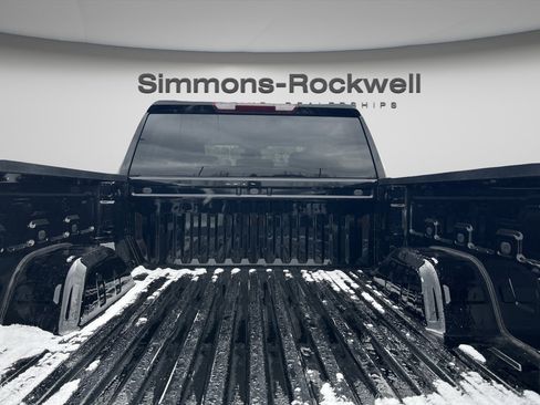 Used 2024 Chevrolet Silverado 1500 LT image 9