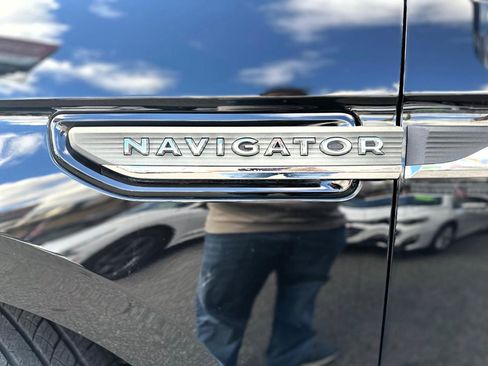 Used 2023 Lincoln Navigator L Reserve AWD/4WD image 6