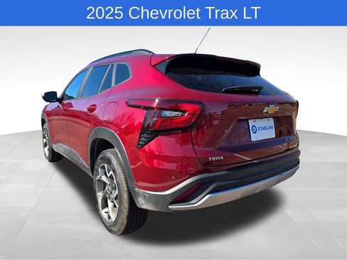 Certified 2025 Chevrolet Trax LT w/ LT Convenience Package image 6