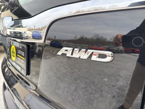 Used 2015 Honda CR-V LX image 9