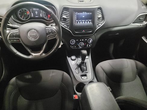 Used 2019 Jeep Cherokee Latitude w/ Cold Weather Group image 22