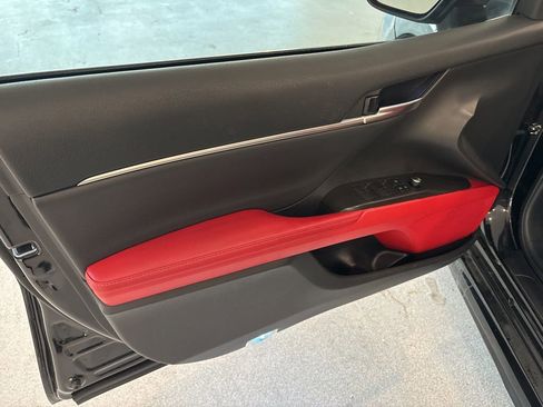 Used 2021 Toyota Camry XSE image 9