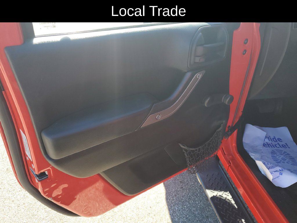 Used 2015 Jeep Wrangler Unlimited Sport w/ Connectivity Group AWD/4WD image 6