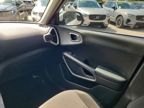 Used 2024 Kia Soul LX w/ Option Group 015 image 18