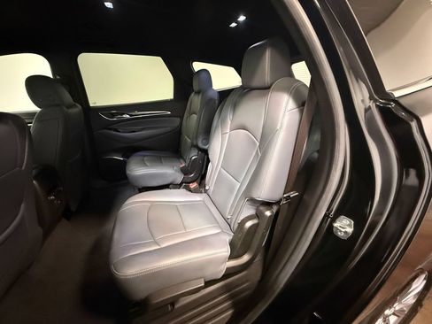 Used 2023 Buick Enclave Essence AWD/4WD image 8
