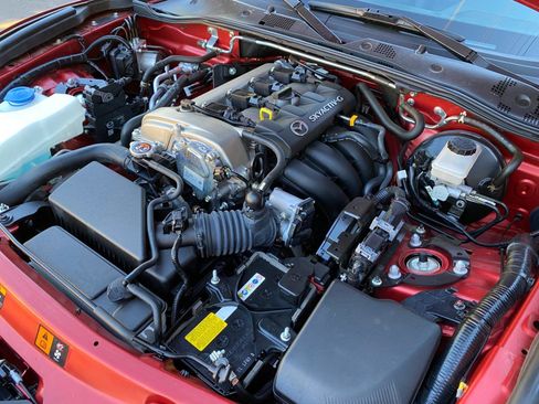 Used 2021 MAZDA MX-5 Miata RF Grand Touring image 18