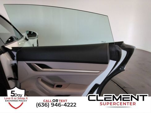 Used 2022 Porsche Taycan image 35