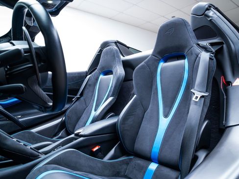 Used 2020 McLaren 720S Performance RWD image 24