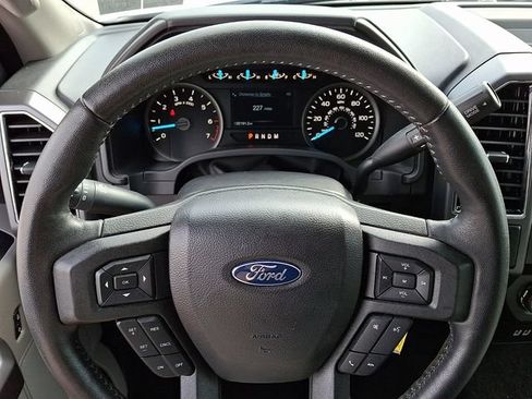 Used 2020 Ford F150 XLT w/ Equipment Group 302A Luxury AWD/4WD image 19