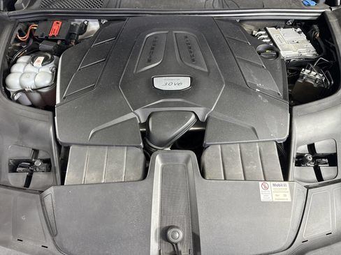 Used 2019 Porsche Cayenne AWD/4WD image 27