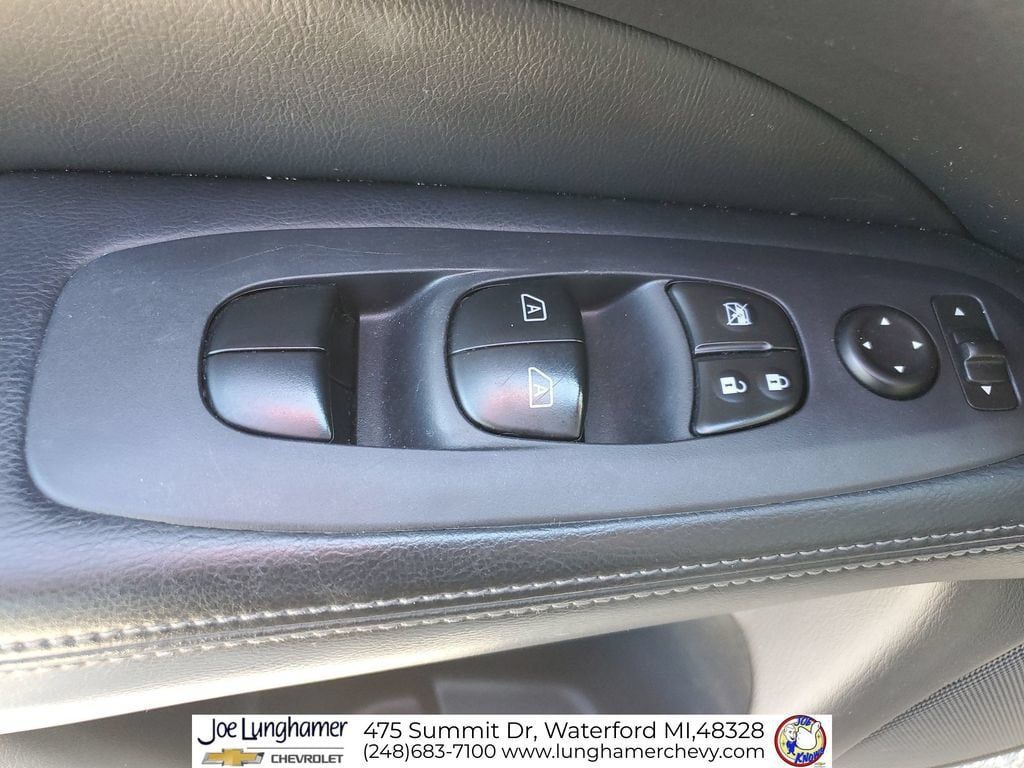 Used 2018 Nissan Pathfinder SL w/ Midnight Edition Package AWD/4WD image 24