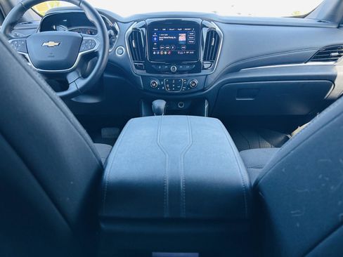 Used 2023 Chevrolet Traverse LT FWD image 25