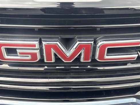 Used 2024 GMC Terrain SLE w/ Driver Convenience Package FWD image 29