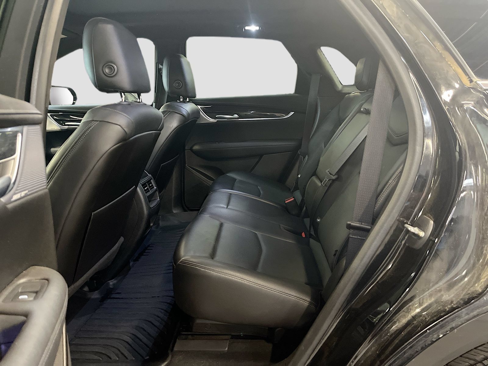 Used 2023 Cadillac XT5 Premium Luxury w/ Technology Package AWD/4WD image 26