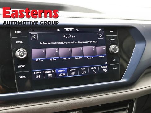 Used 2024 Volkswagen Taos SE FWD image 18
