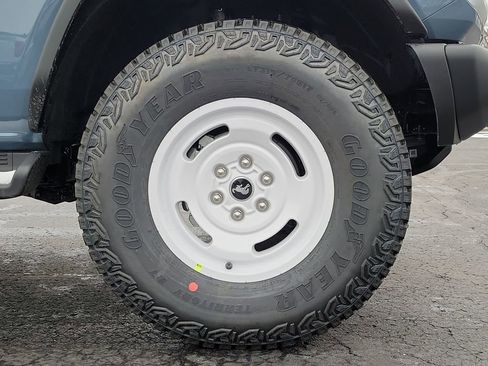 New 2025 Ford Bronco Heritage Edition image 9