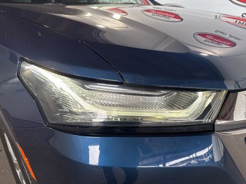 Used 2023 Chevrolet Traverse LT image 10