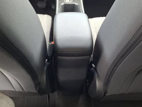 Used 2025 Nissan Kicks SV FWD image 12