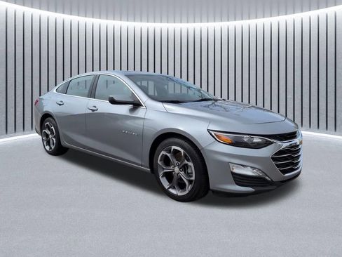 Used 2024 Chevrolet Malibu LT FWD image 2