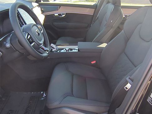 New 2026 Volvo XC90 B6 Plus w/ Protection Package Premier image 16