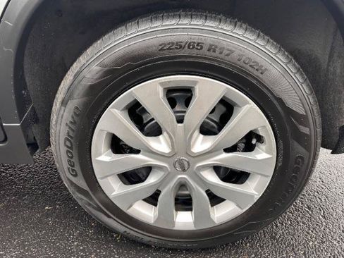 Used 2020 Nissan Rogue S AWD/4WD image 29